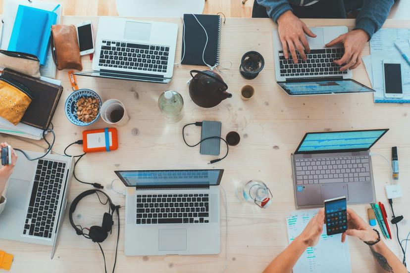 AI Agent vs Chatbot: Apa Bedanya di Tahun 2026?